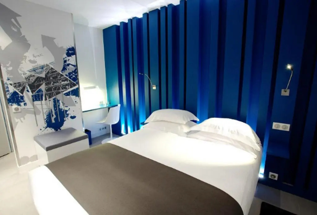 Standard Double Club room (full double bed)
