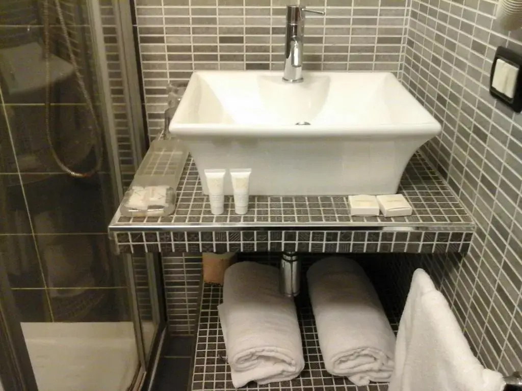 Standard Double room with sea view (full double bed)