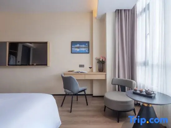Standard Double room with mountain view (full double bed)
