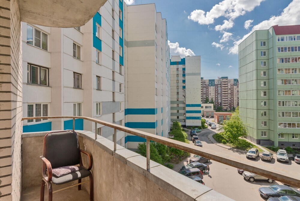 Гостиница FlatHome24 near metro Komendanskiy prospect в Санкт-Петербурге