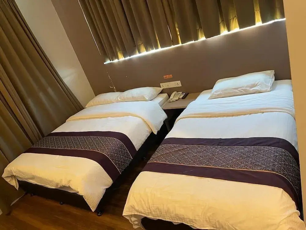 Superior Triple room with city view