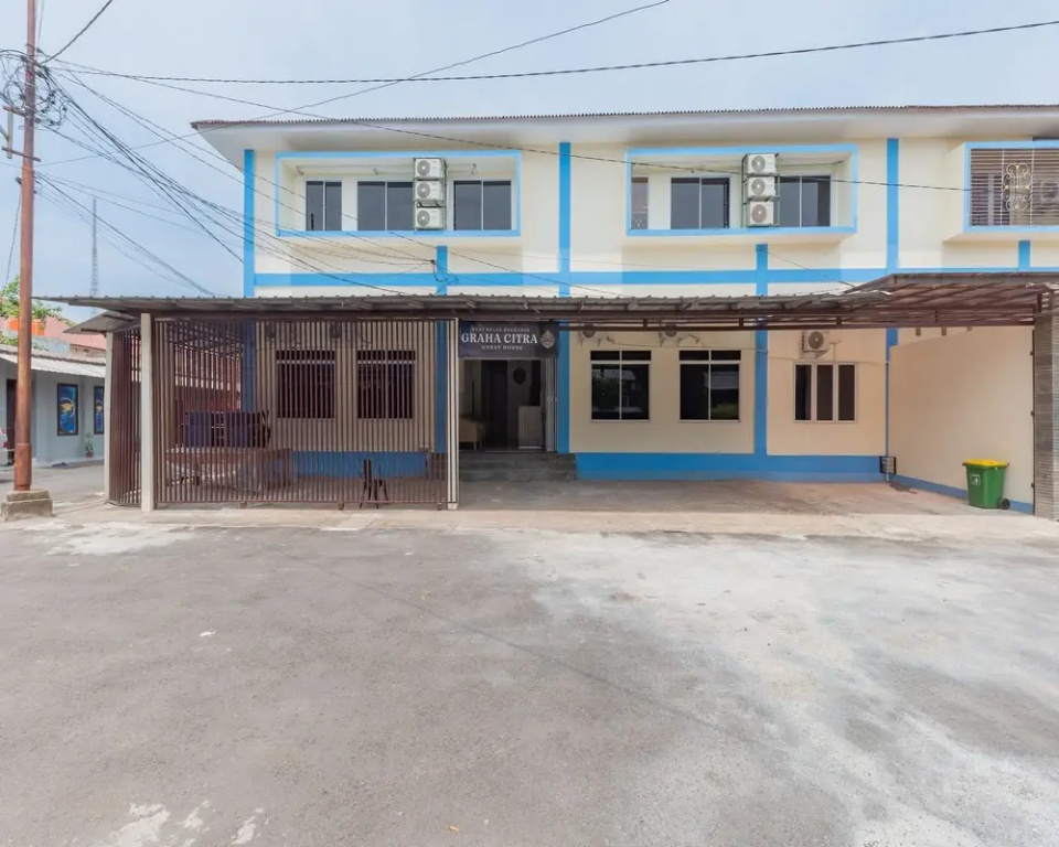 RedDoorz Plus Near Rsud Gunung Jati Cirebon