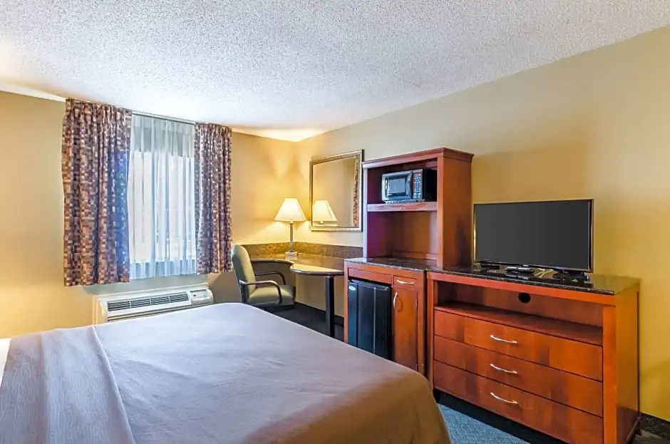Double Suite (full double bed)