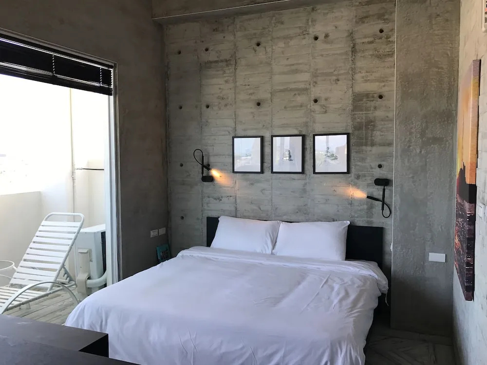 Superior Double room with balcony (full double bed)