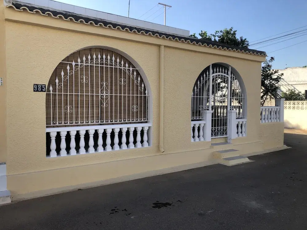 2 Bedroom 1 Bathroom Villa, Wifi, Tv, Short Walk to Beach, Bars and Restaurants