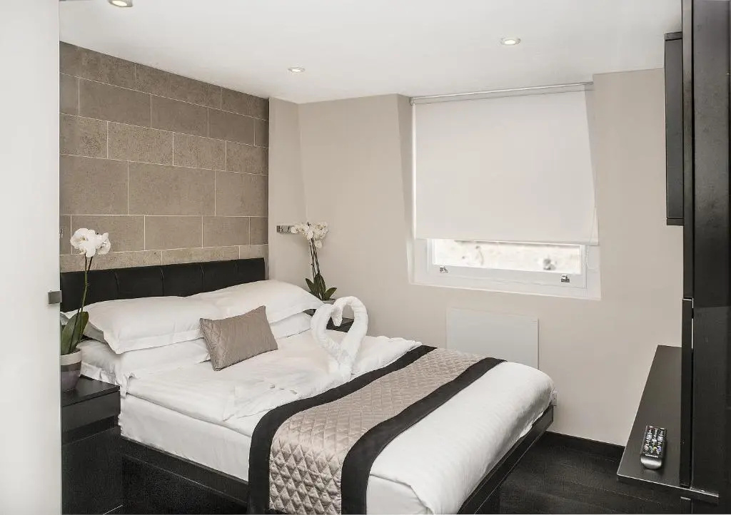 Double Studio (full double bed)
