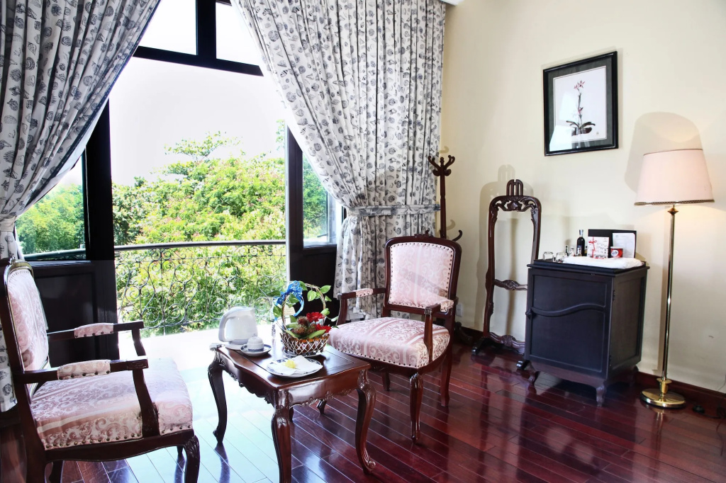 Balcony & Terrace