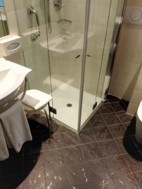 Card International Hotel - Chambres