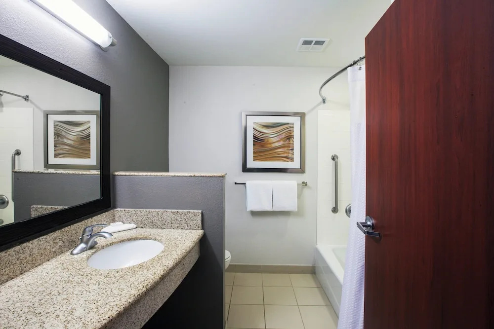 Courtyard by Marriott Tulsa Woodland Hills - Chambres