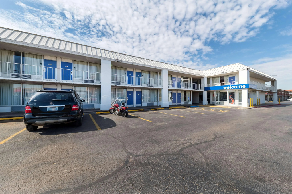 Motel 6-Oklahoma City, OK - Bricktown