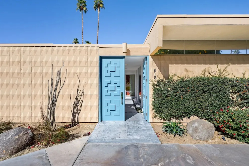 Mid-mod Krisel Getaway Walkable on El Paseo