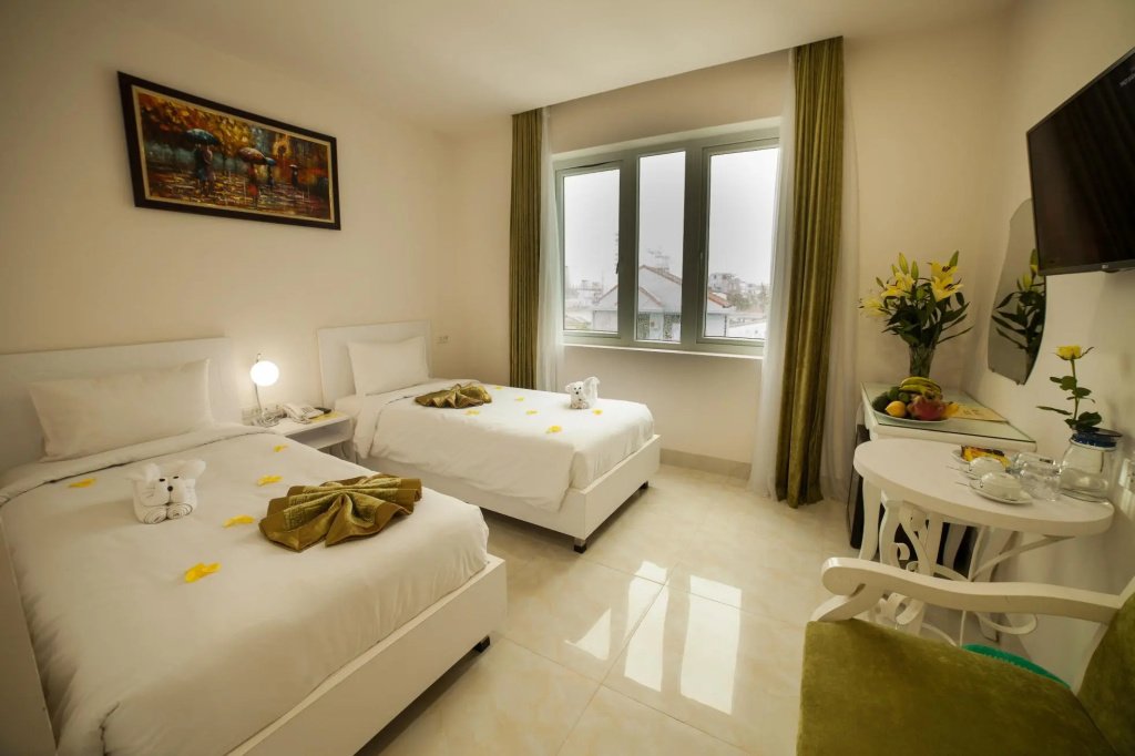 Deluxe Double room (full double bed)