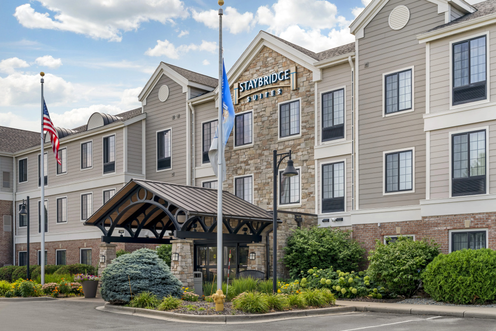 Staybridge Suites Milwaukee West-Oconomowoc by IHG