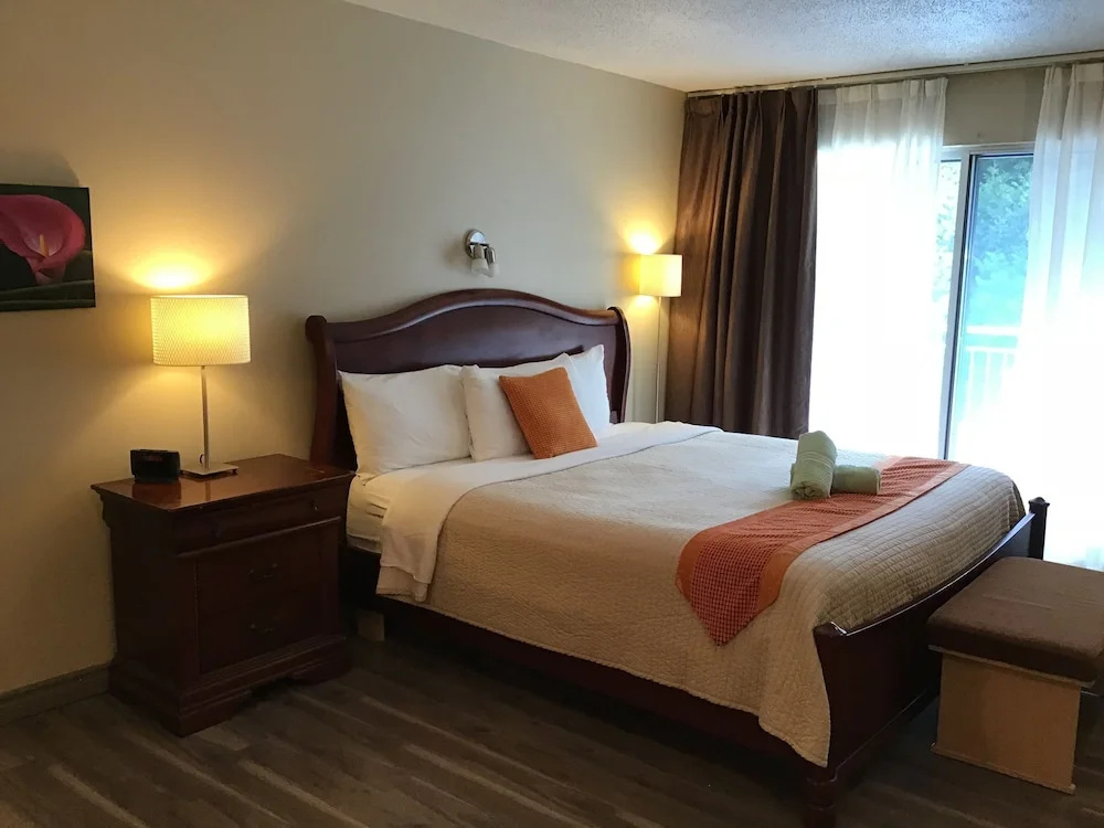 Superior Double room with balcony (full double bed)