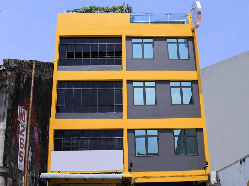 B Street Hotel by null