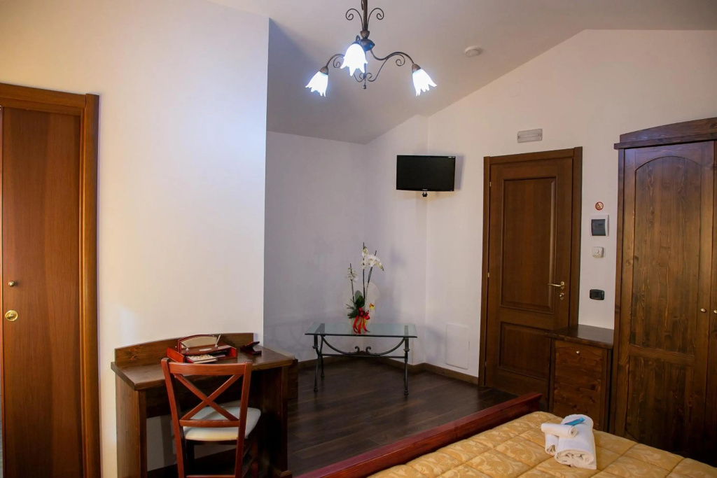 Hotel River — 5