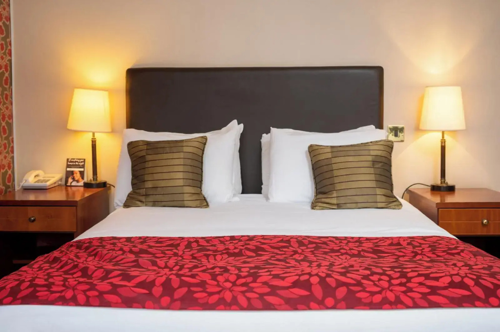 Cross Hands Hotel Old Sodbury by Greene King Inns - Général