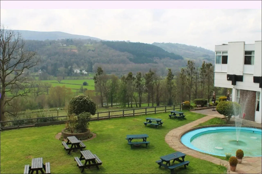 The Manor Hotel - Général