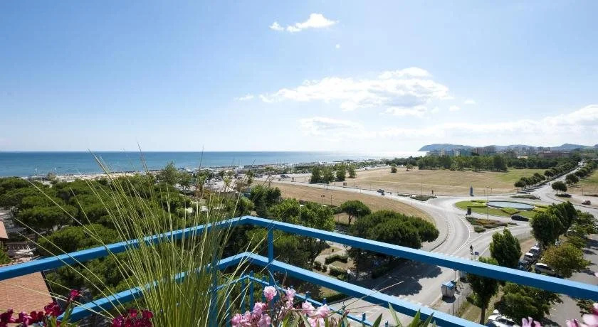 Beach & Waterfront