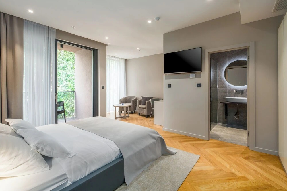 Standard Double room with balcony and with garden view (full double bed)