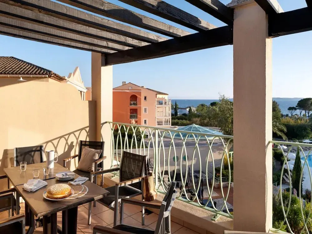 Apartment With Seaview