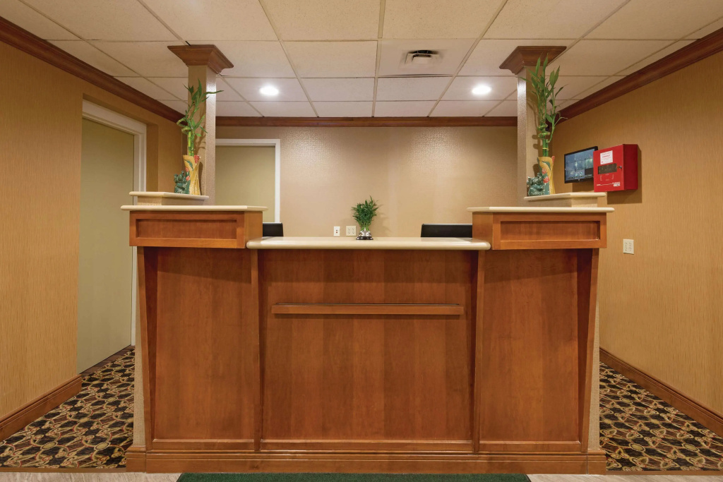 Lobby & Reception