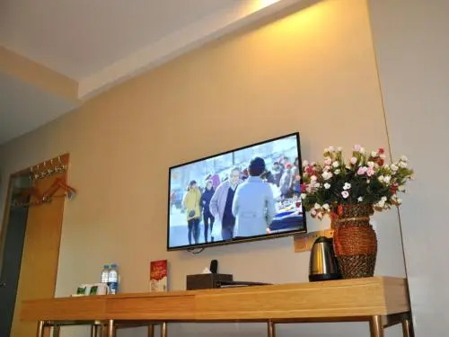 GreenTree Inn Golmud City Southern Suburb Express Hotel