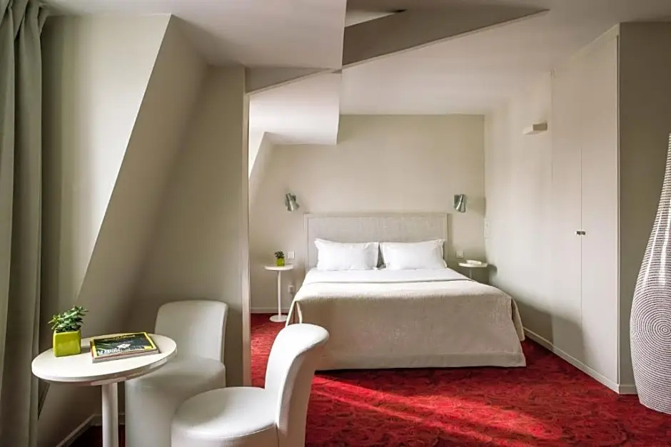 Double Junior Suite (full double bed)
