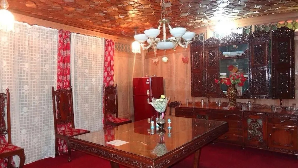 Houseboat Prince Of Bombay - Général