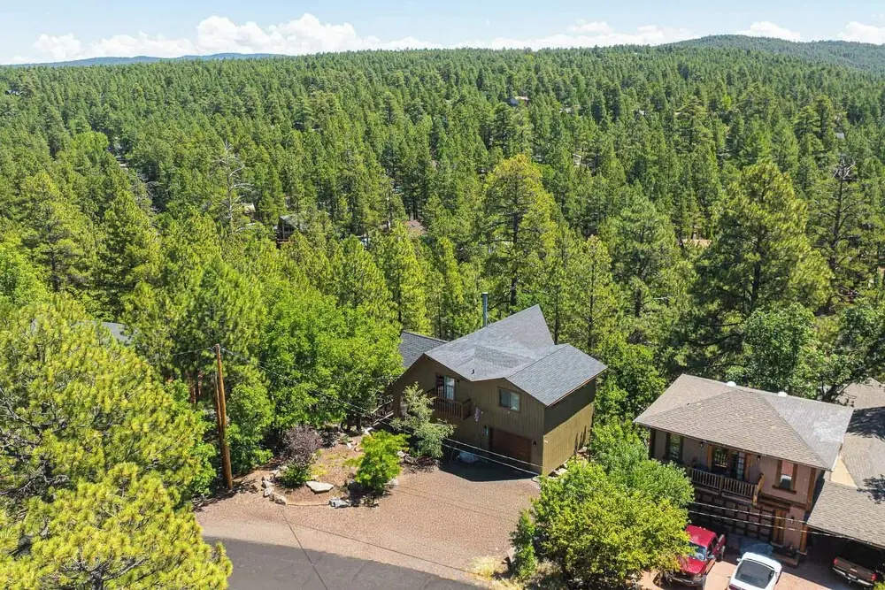 Deck & Scenic Views: Munds Park Cabin!