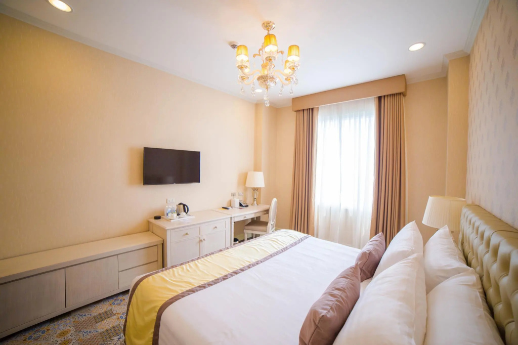 Deluxe Double room (full double bed)