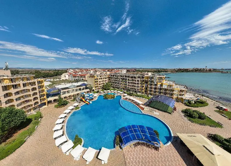 Beach & Waterfront