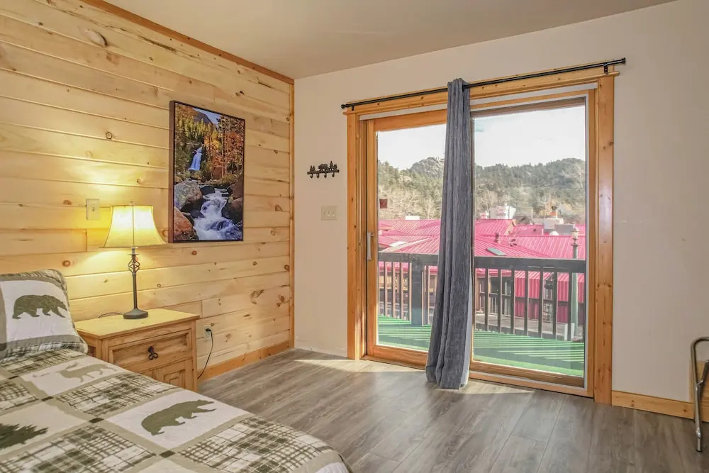 2 Bedrooms Deluxe Suite with river view