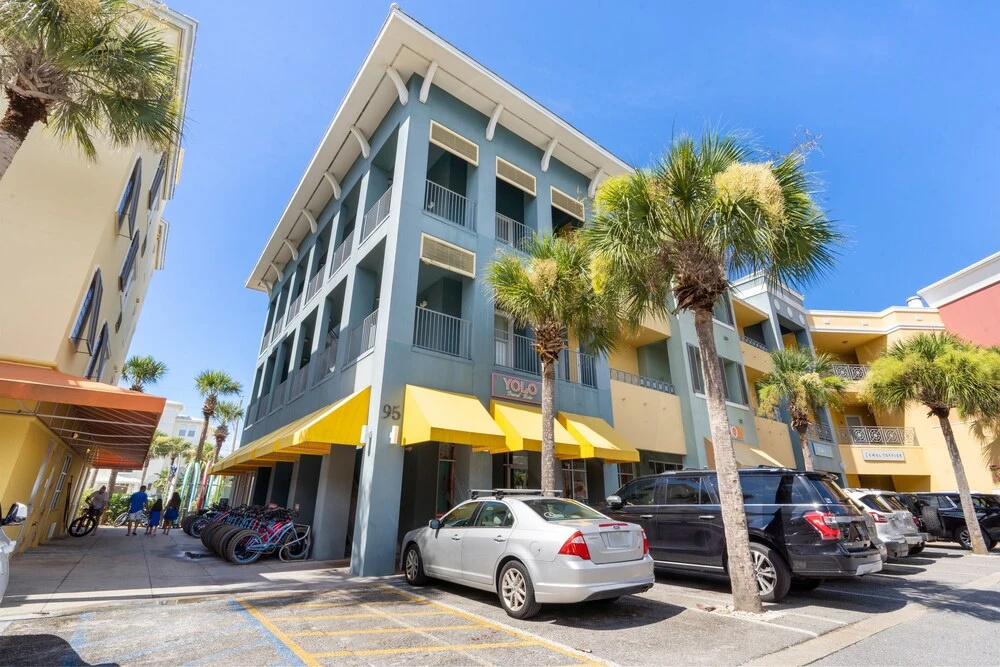 Mama Tried 1 Bedroom Condo by RedAwning