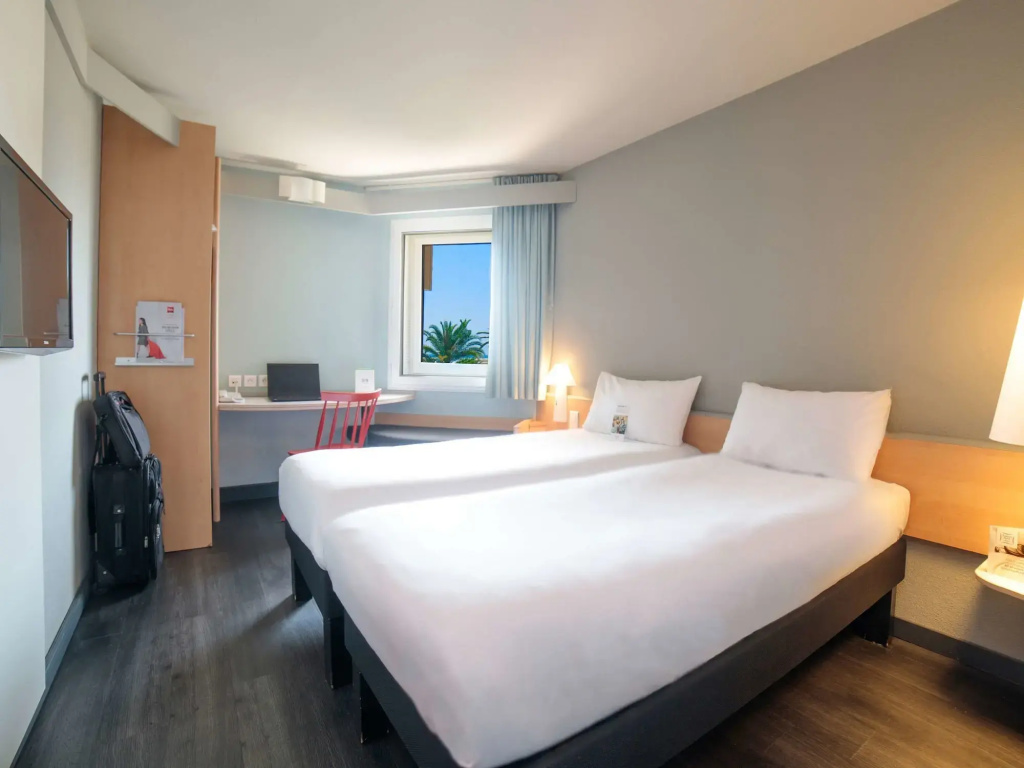 Отель ibis Nice Aéroport Promenade des Anglais в Ницце