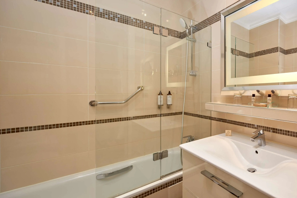 Hotel Regina Louvre 56