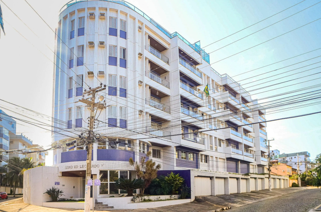 Apto 3Qts Cond. c/ piscina a 600m da Praia CEE202