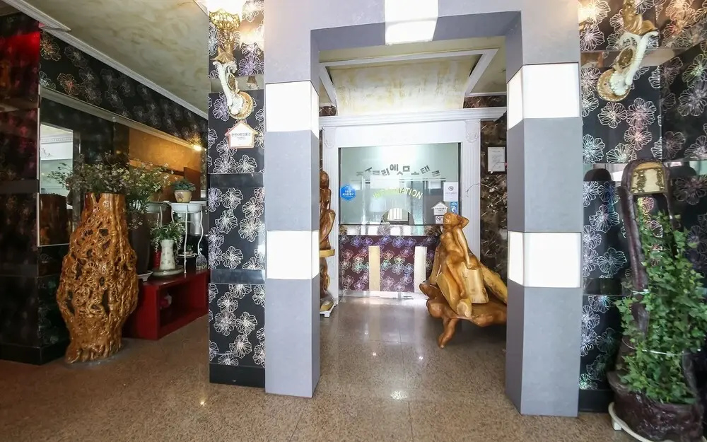 Hotel photo 12