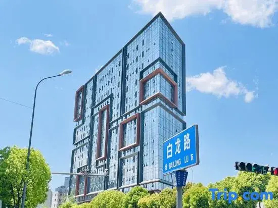 Qingcheng Homestay (Kunming Xinying New City Bailong Road Subway Station Branch)