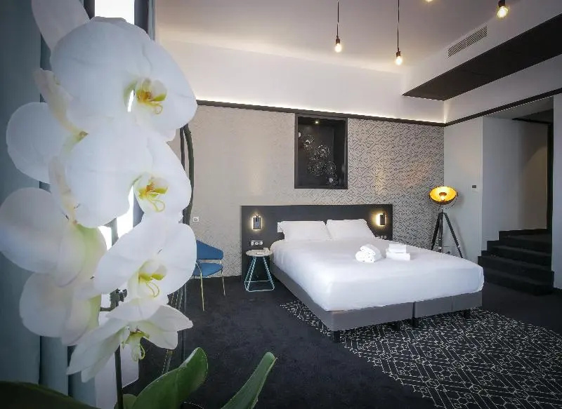 Prestige room