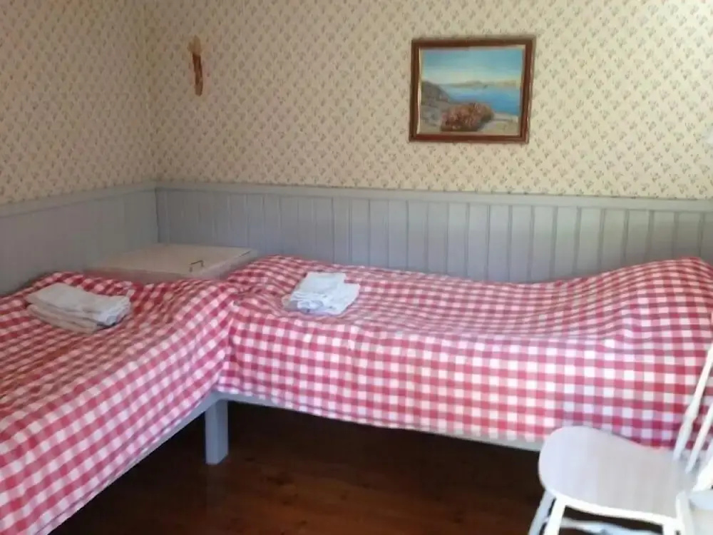 Standard Double room with lake view (twin beds)