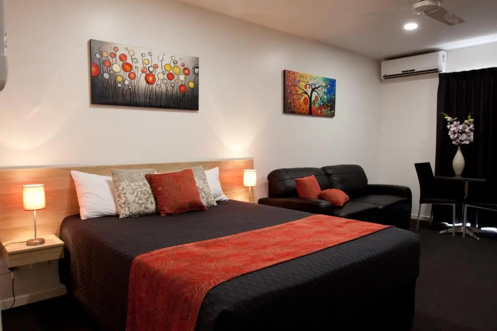 Double Studio (full double bed)