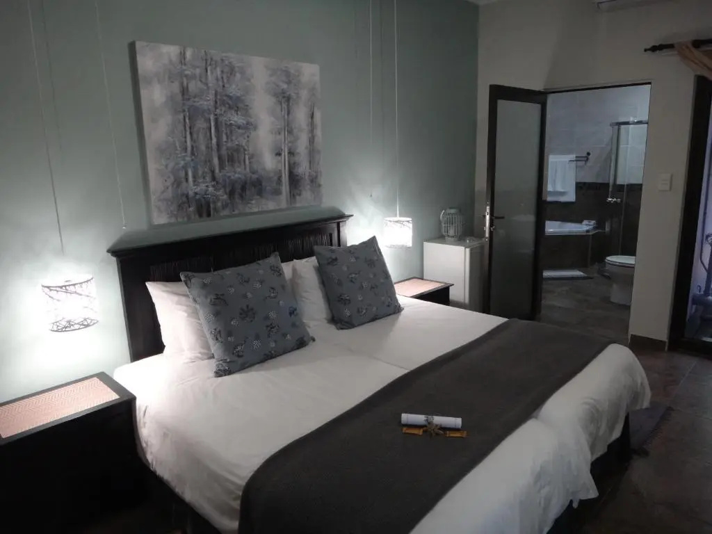 Deluxe Double room (full double bed)