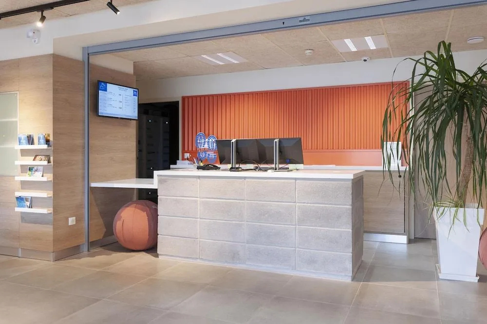 Voir la photo 2 — Ibis Budget Mont De Marsan