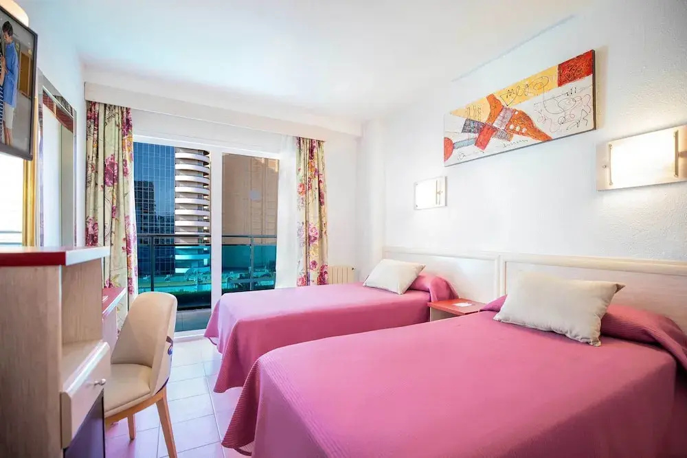 Standard Double room with balcony (full double bed)