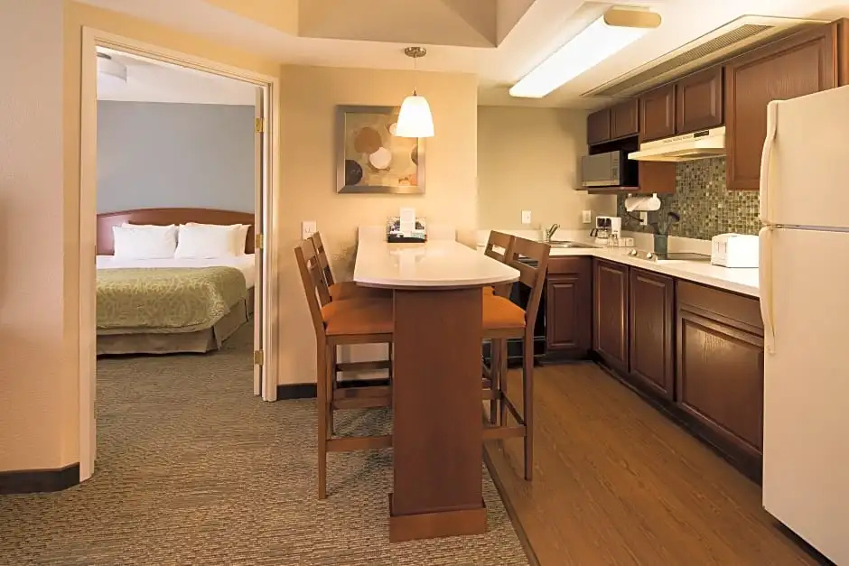 Staybridge Suites Monterrey - San Pedro by IHG - Chambres