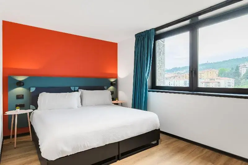Classic Double room (full double bed)