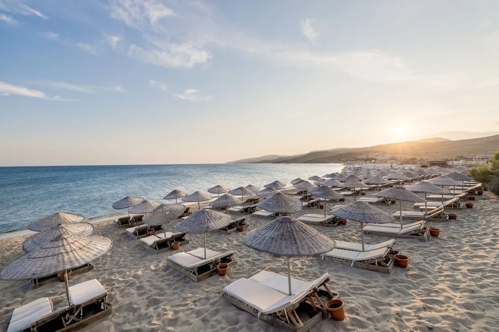 Beach & Waterfront