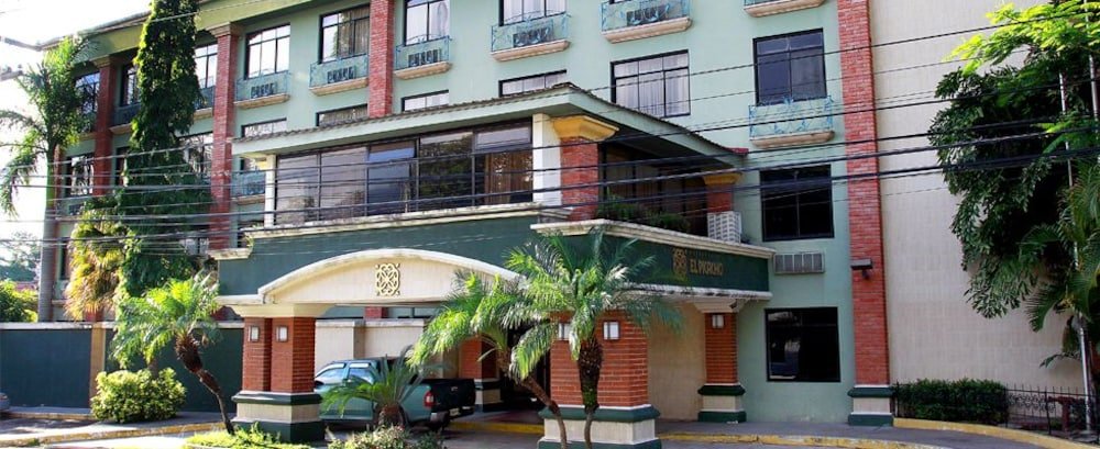Hotel y Suites El Picacho image