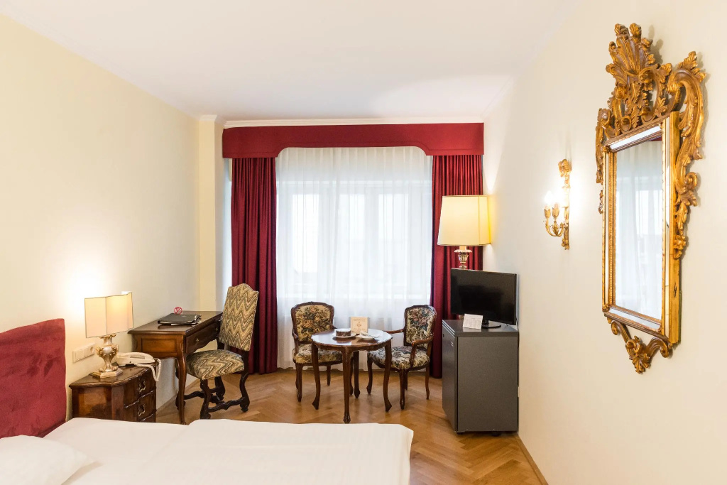 Superior Double room (full double bed)